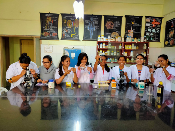 photo of research lab 3